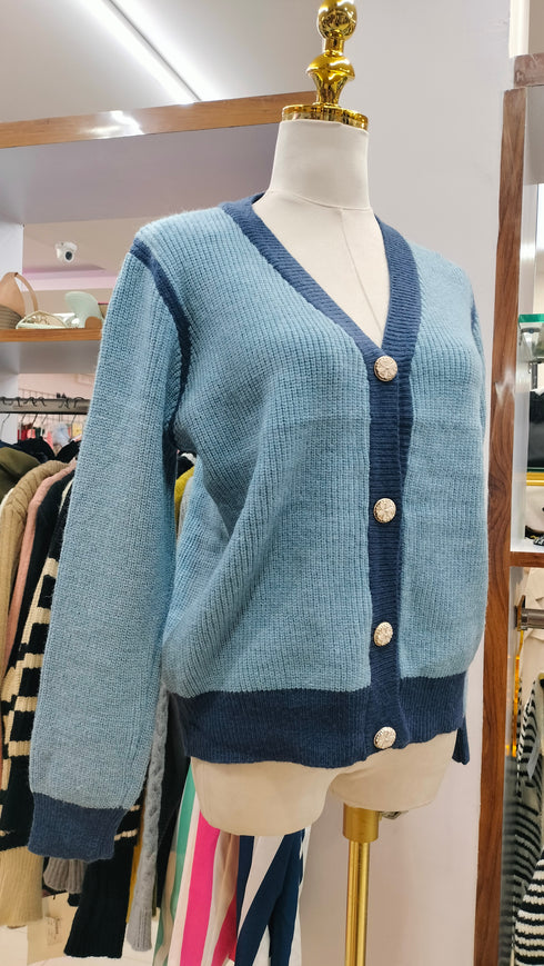 V-neck Buttons Up Cardigan